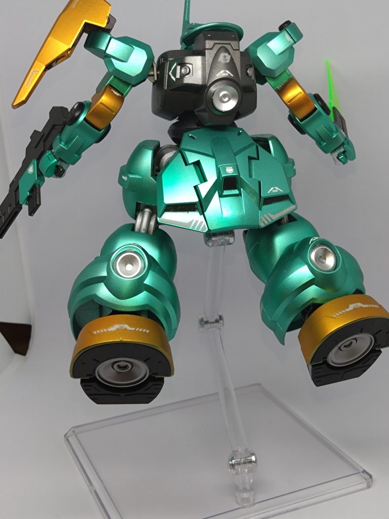 後ろからだと上の方が寂しく感じる。脚が太いとか女の子には言わないように。