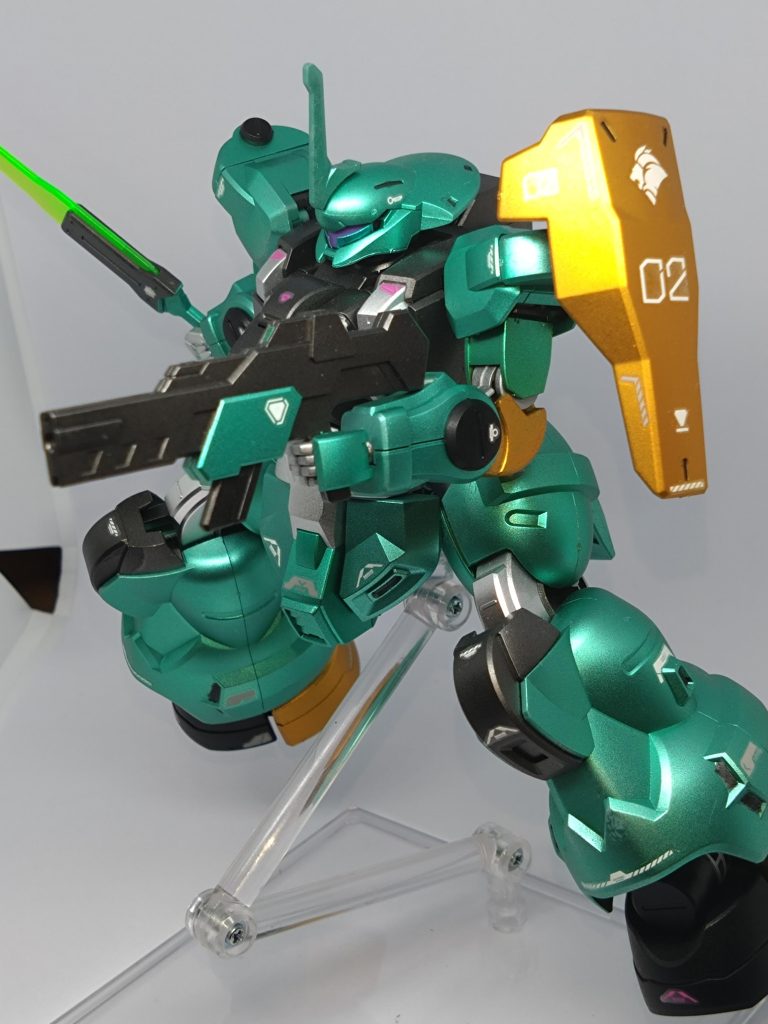 ビームライフルもディランザカラーに。