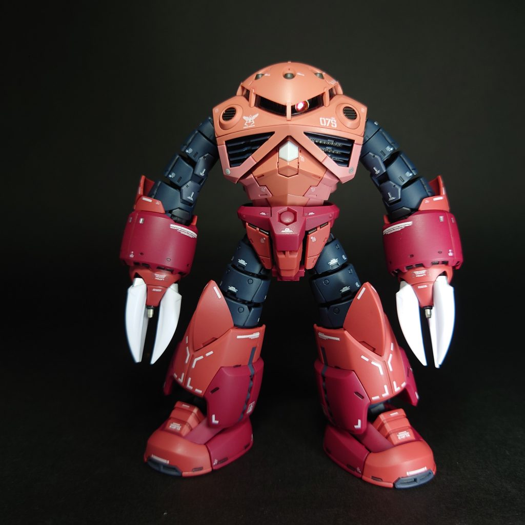 ところで、なんで量産型は、プレバン限定なんでしょう？再販も無いし、中古は未だに高値で手が出ません(泣)