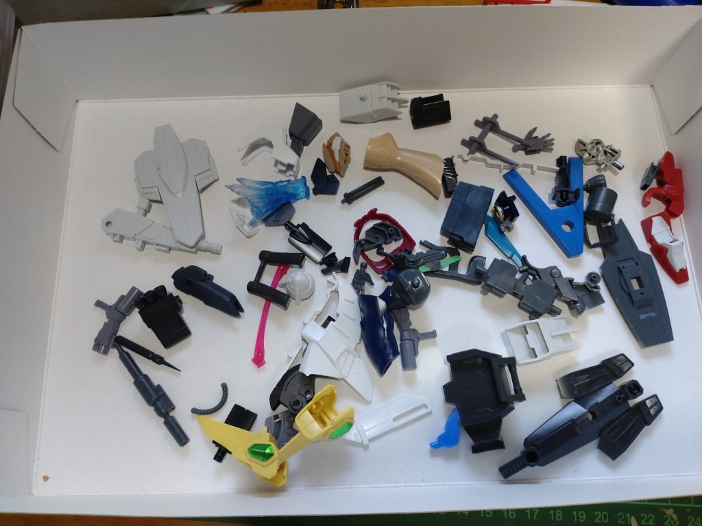 ジャンク品　と頭部–4枚目/制作者：斎藤　辰巳