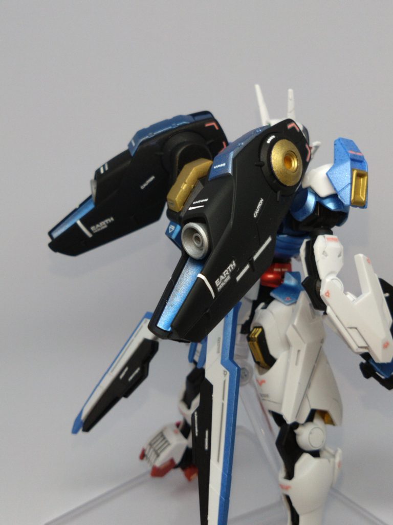 ミラソウル社フライトユニットです。急拵えだけどエアリアルの為に作ってやったぜとニカ姉の穢れなき魂を表し、エアリアル本体に施した青と金を合わせました。 