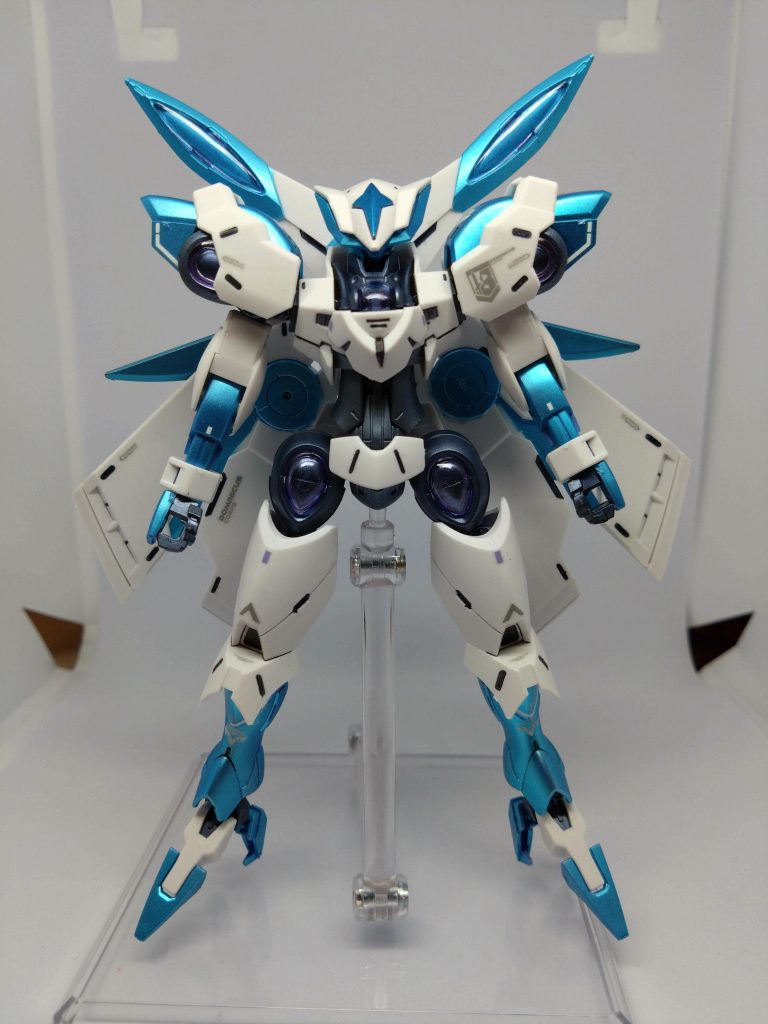 全体像。グラスレーの機体は総じてスマートで好きです。スミ入れも敢えて濃い黒にしました。