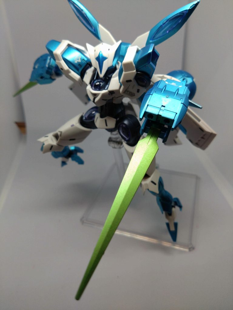 ベイオネットのソードの色は悩んで結局成型色に近い緑にしました。赤系は如何にも斬首ぽくなってしまいそうだったので無難に。