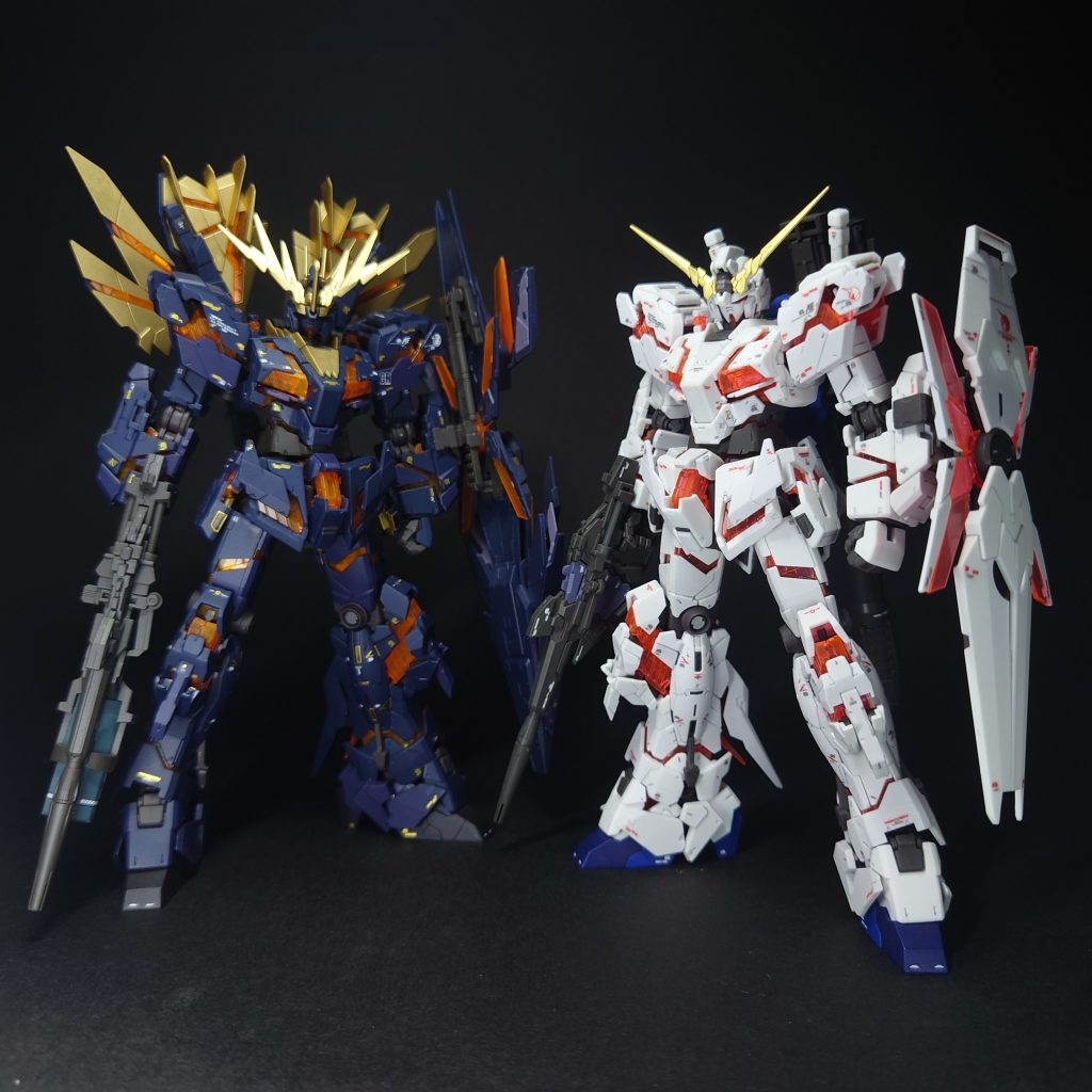 ユニコーンとツーショットやはり追加武装分、バンシィの方が派手ですね(笑)でも、フェネクスは、更に派手ですよね~とても高価で手が出ませんが(泣)