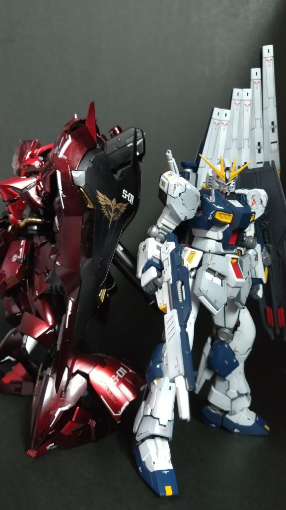 同じスケールなのに、デカイよ❗️❗️サザビー