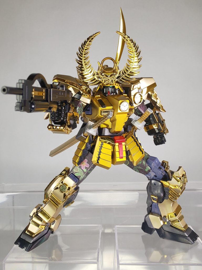 銃はチャンと固定ピンを使えるので、しっかりポーズが決めれます