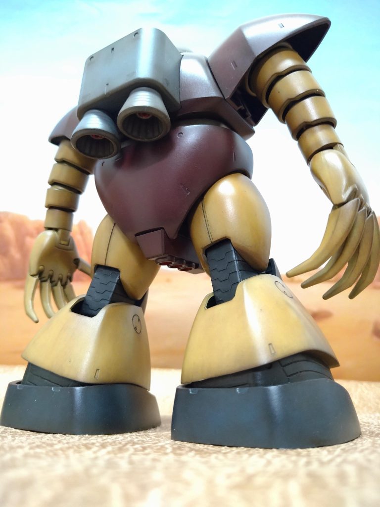 今回の塗装は以前の《おやじさん》の作品での塗装表現がどうしても気になってしまいまして私の作風にも合うと思いましたので挑戦してみました！😁ﾊﾟｸﾘﾃﾞｽ！ｽﾐﾏｾﾝ💦弱めのグラデーション塗装からのいつものウェザリングでございます！😆写真では伝わりにくいのですが、肉眼ではいつもよりもやや深みが増して私のイメージに近い感じになりました！😚おやじさん😚ありがとうございます！🤗