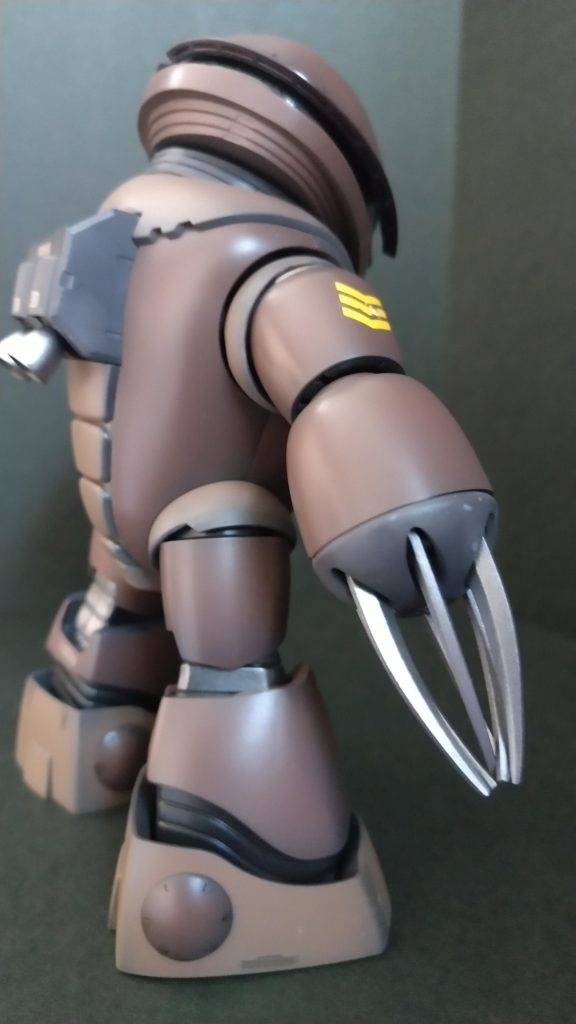 クローは金属感を出すのが大変でした。