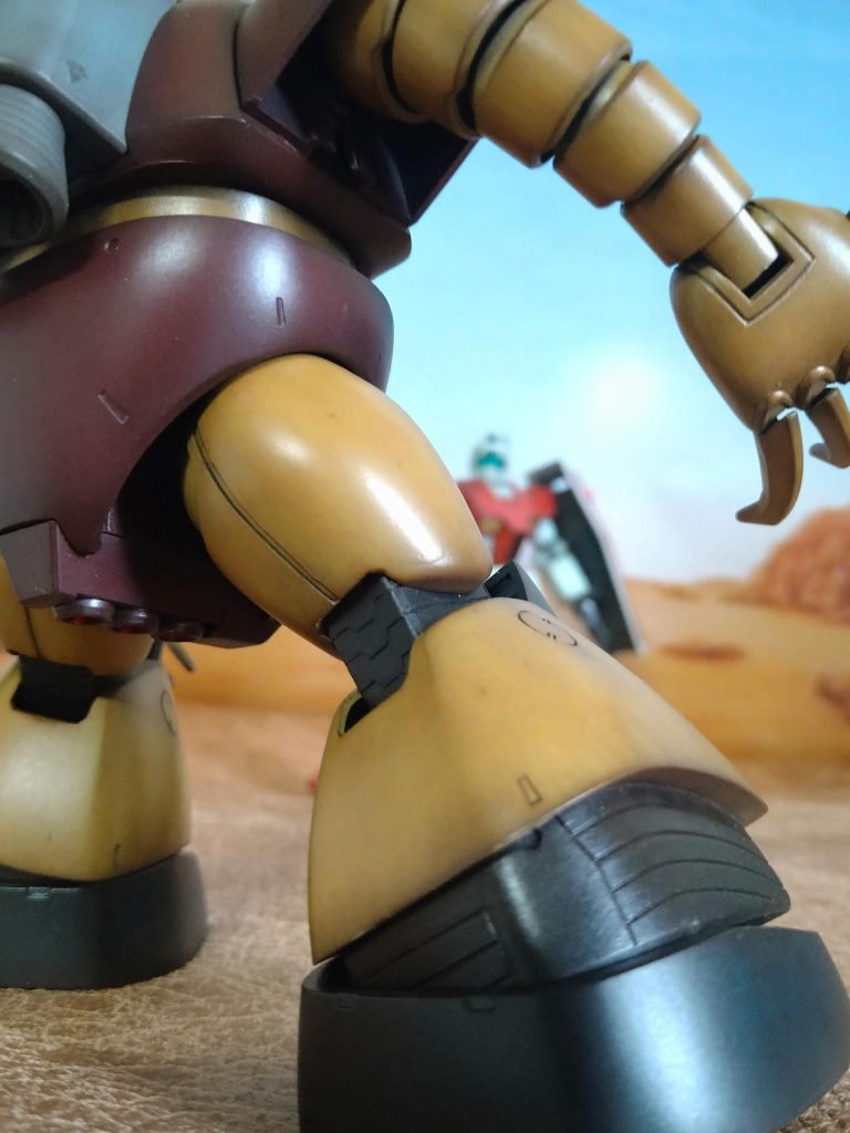 あっ！😮ちなみにこのゴッグ…非常に頑強なボディと言う事が書いてありましたので、私の勝手なイメージではございますが、水抵抗があまりかからない程度のポコポコ肌にしたくて、初めに『砂吹き』してからいつものトップコート⇒ウェザリング⇔トップコート致しました！😆何となくイメージに近づける事ができましたので良かったと思います！🤗.