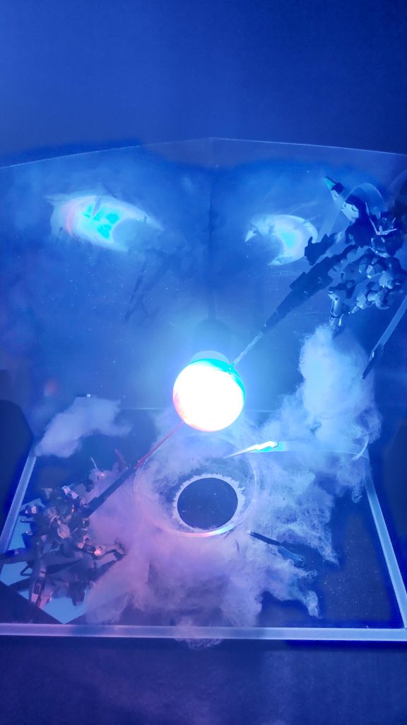 光量を下げると青が何故か強くなります