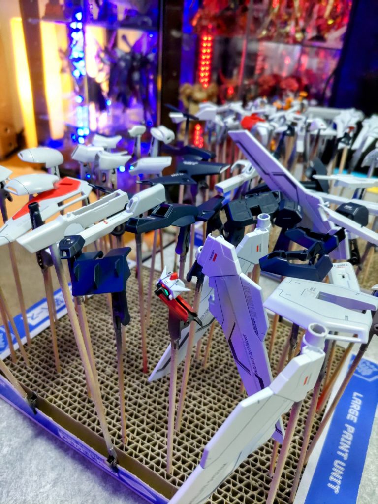 基本塗装後にスミ入れ、デカール。