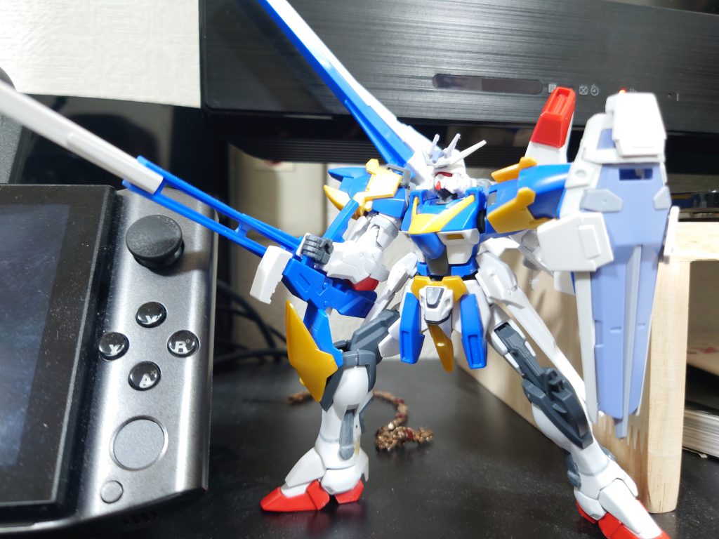 改造素組み完成図。左右の腰もストライクの部品をつけているがこの写真には着いていなかった。