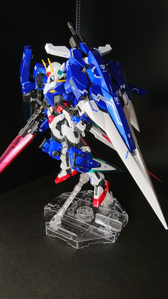 横からのショット。GNバスターソードⅡがデカいです。