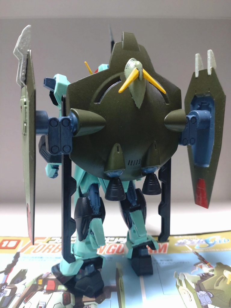 背面バックパックが特徴的。