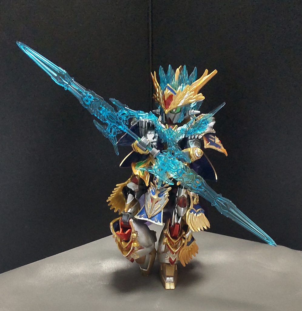 この武器の形状を参考にしたのはテッカマンブレード(テック・ランサー)やデトネイター・オーガン(オーガン・ランサー)などのランサー系武装が元ネタになってます。