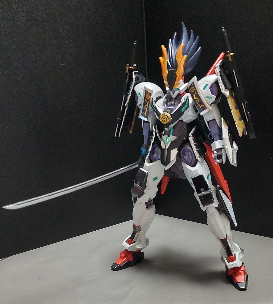 当初はミカエリス之助と同じ様にSDガンダムのパーツだけで作ろうかと考えていたのですが、とある事故でM1アストレイが逝ったので、その供養も兼ねて今回のを作り上げました。とりあえず今回でミカエリスジョブシリーズは一旦終了とします。ミカエリスは本当に作りやすく、他のプラモとのミキシングによる改造もしやすいので、本当にオススメですよ。投げ売り値段になっているお店も結構あるので、この機会に買ってみてはいかがかな?