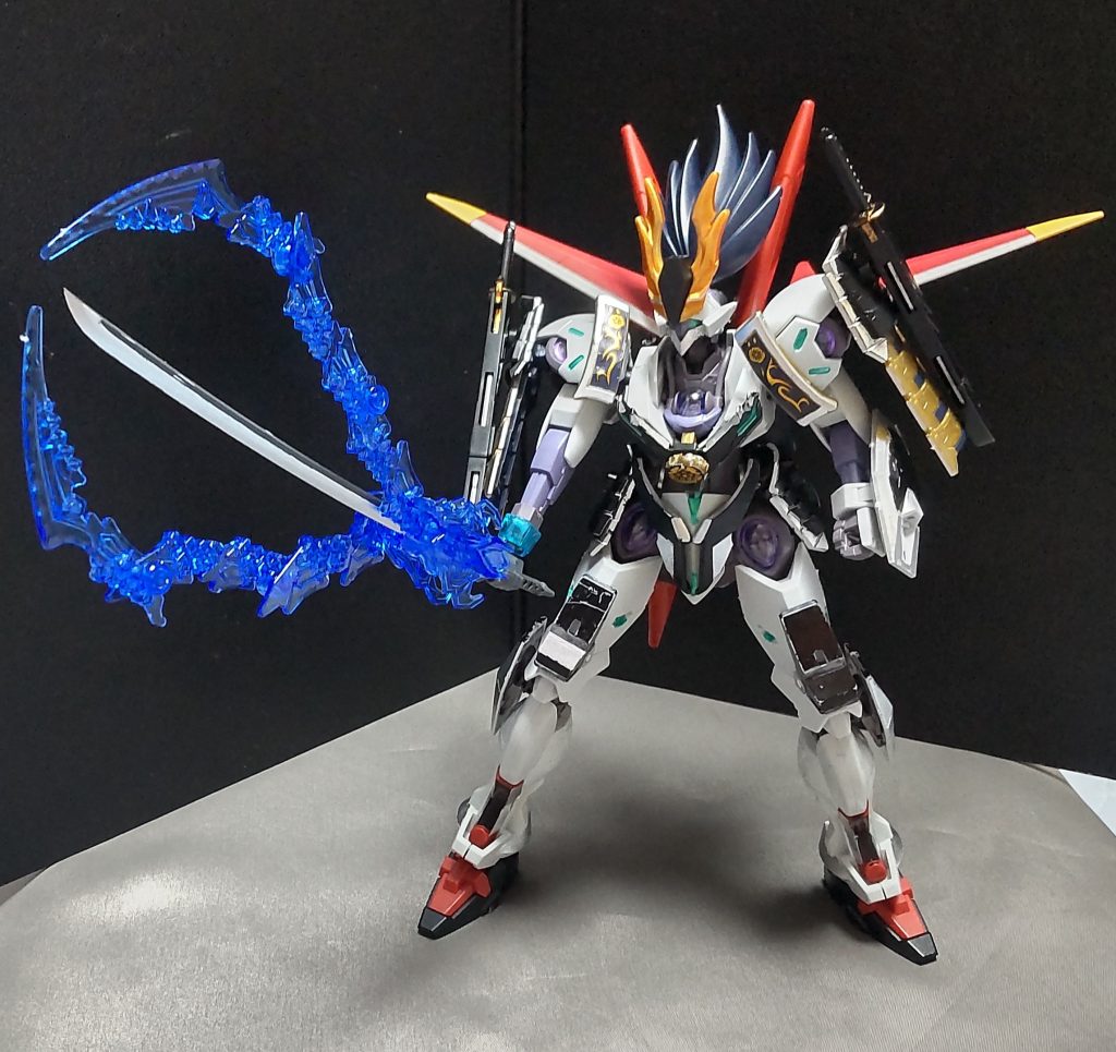 エフェクトパーツは可動するので、オーラだけで切り裂くのも可能です。