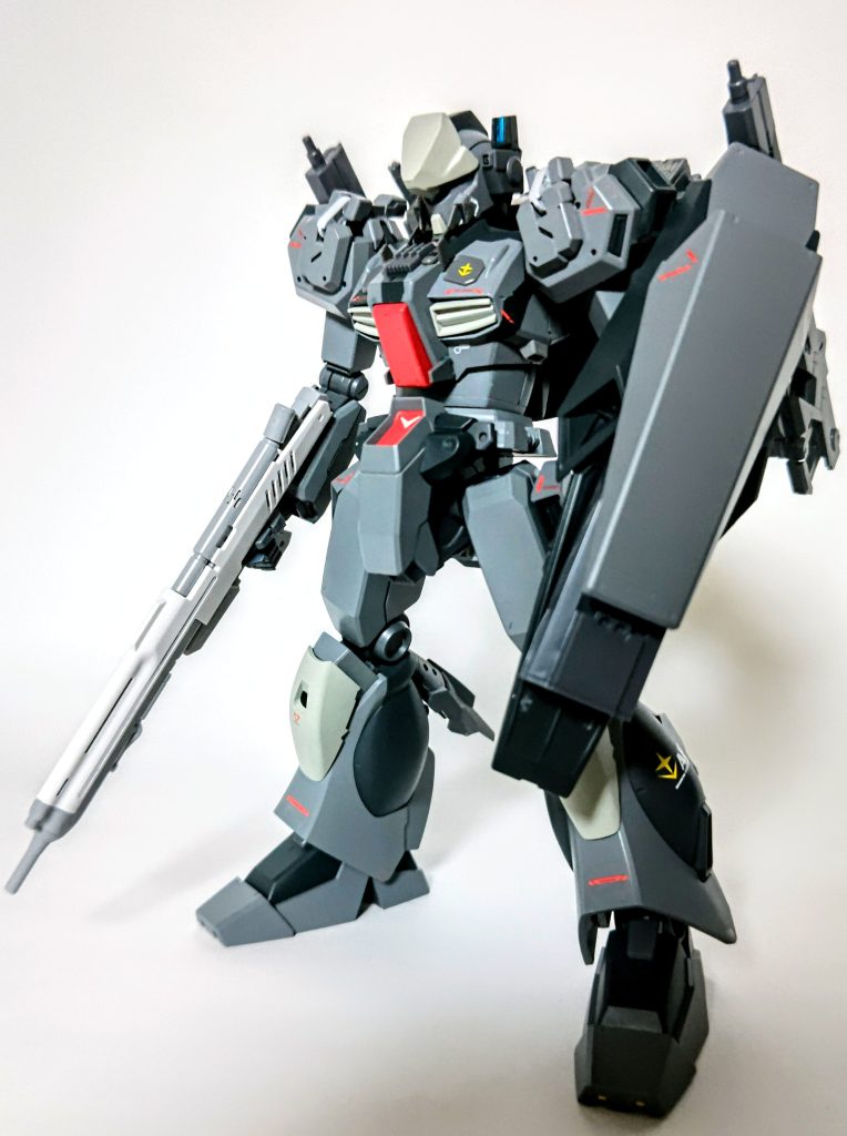 写真の枚数が足りずシールドはここでチラッと紹介！シールド内部にレールキャノンを装備しているつもりです。もう少し凝った作りにしたかったのですがそれはまた次回リベンジできればと思います。全体を通して自分のこだわりが良く出ているのではないかと思います。汚いところはありますが、まずは妄想を形にするところから、きれいに作るのは自分の技術がしっかりあがってから。 