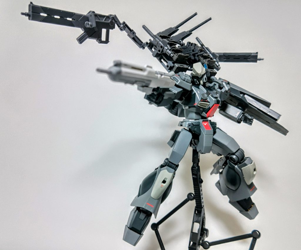 ビームライフルを撃ってる最中でも３６０度全方位に牽制攻撃、同時に何機でも相手にすることができるのは嬉しいですね✨
