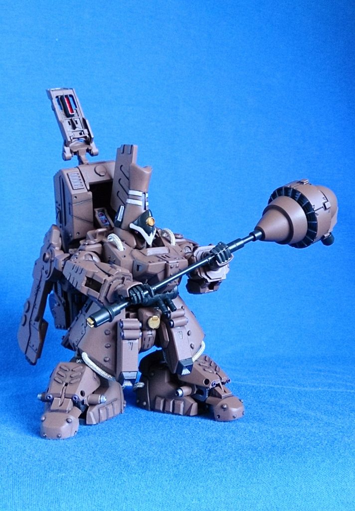 主武装は大口径迫撃砲とキャノンハンマー。