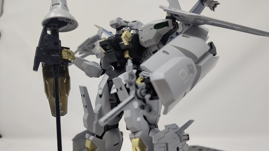 クワイエットゼロ事件後に、アーシアンとスペーシアンの交流及び戦争ロンダリングの戦災復興の護衛機として生産されたダリルバルデってイメージでミキシングしてみました。