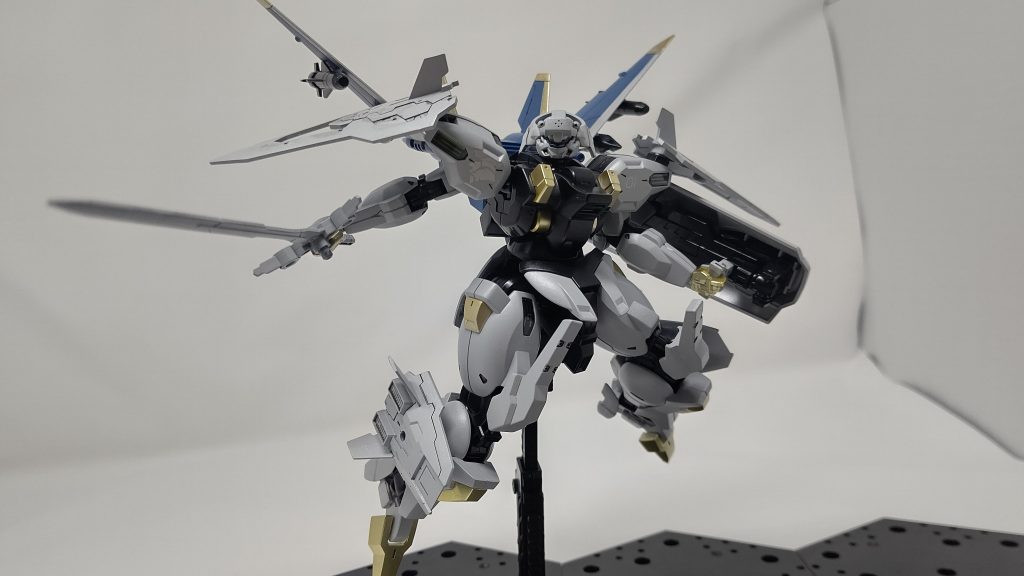 護衛機っぽく機動性と見栄えの良い騎士の様に見えるイメージで作成しました。