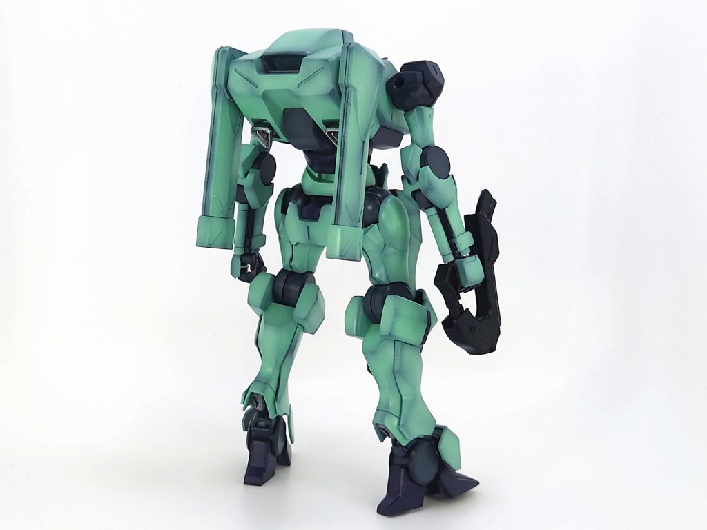 ガンダムシリーズに馴染みのない斬新なデザインです
