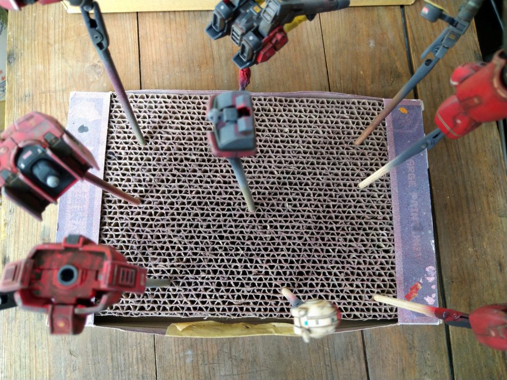 艶消しスプレーを塗布している時…