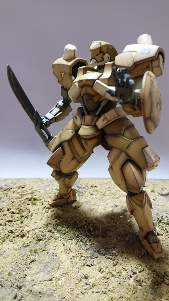 このシリーズは初めて作りましたが作りやすいキットでした。上半身に比べ足が小さく直ぐに倒れてくるので撮影するのは難しいです。