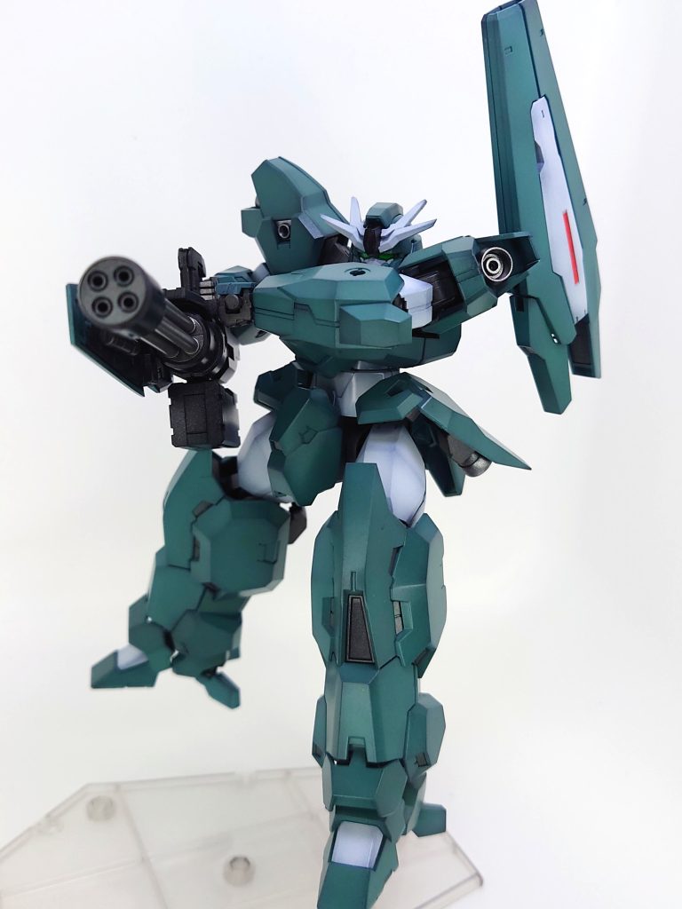 各パーツ太い為、可動に制限があります