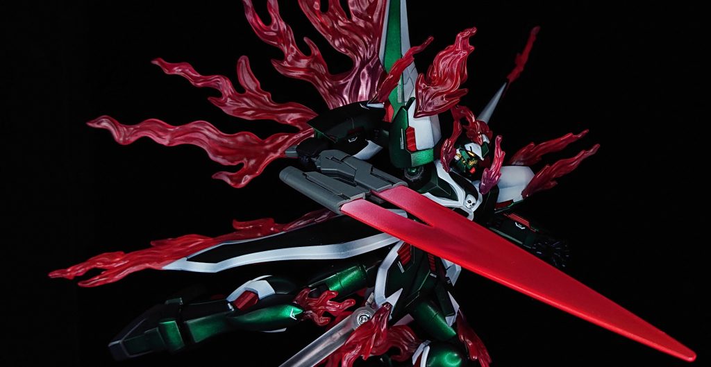 バタフライバスターB ソードモードファントムライトはクリアーバイオレット→クリアーオレンジ→クリアーピンク→クリアーレッドの順でグラデーション仕上げに上からクリアーホワイト→ルビーレッド→EXクリアー→水性カラーRX78ホワイトの後綿棒でいい感じにふき取り