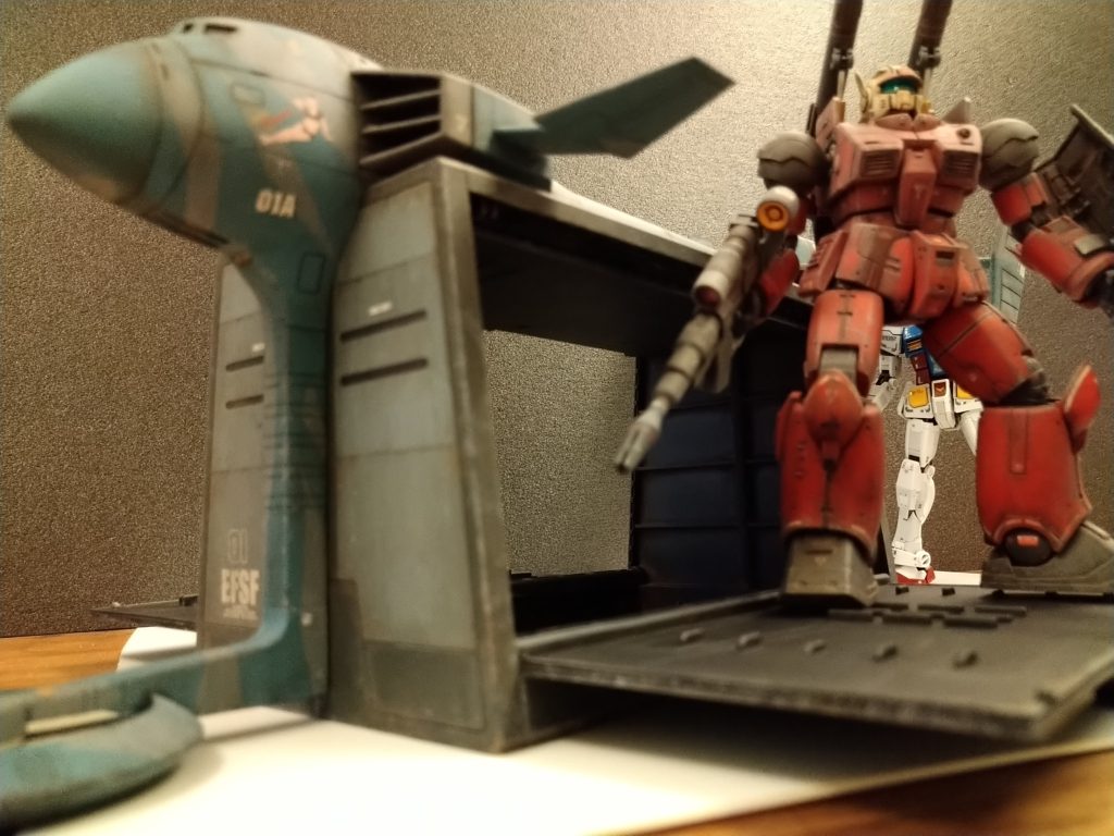 しかし、こんな大きな立体物を何処に収納しようか…新たな悩みが発生しました。よく考えれば、購入前や作る前に安易に想像つくはず…軽率の極みとはまさにこの様な愚行のことでありましょう💜