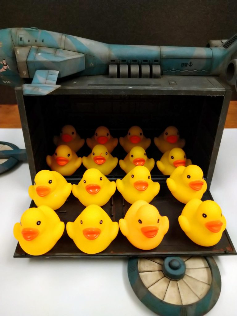 連邦が極秘開発をしたという「量産型ひよこ」を輸送した時の希少photoこの量産型ひよこは、量産型ザクに対抗するため開発された小型MAである。（連邦議事録）