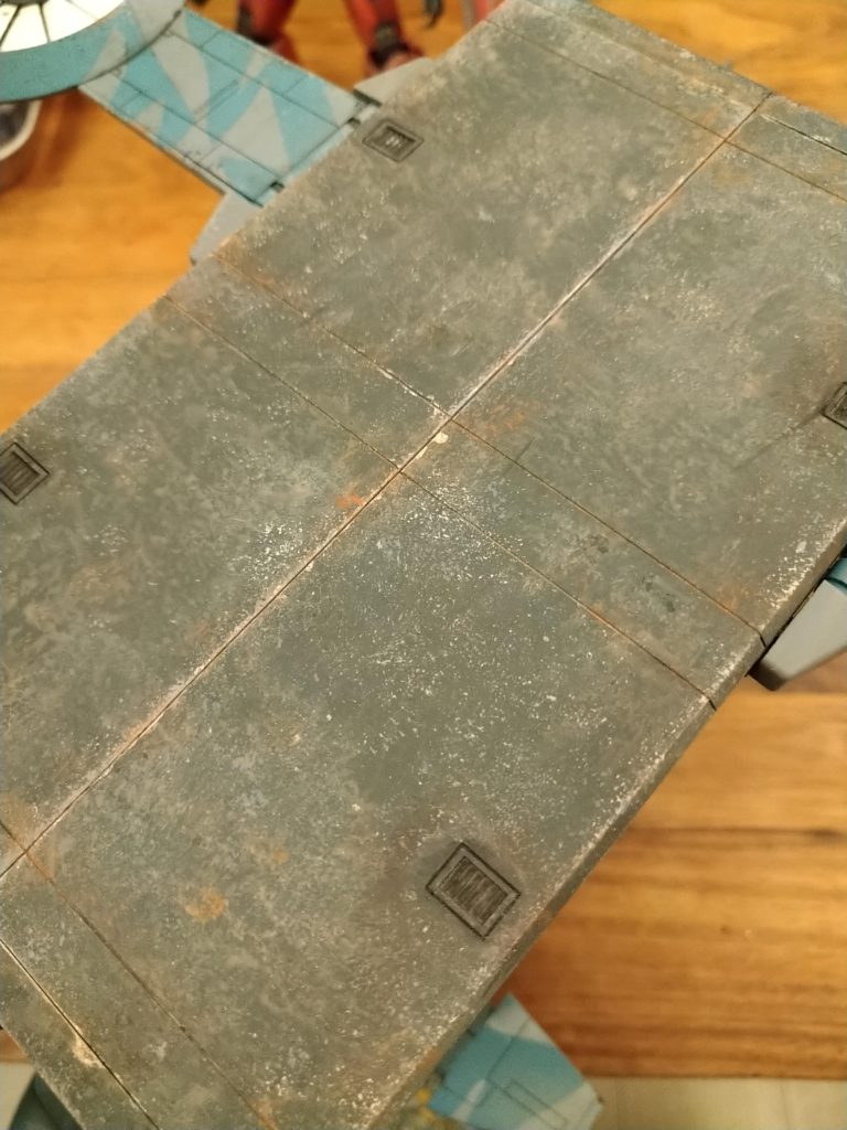 地に面するであろう底面は相当汚れるだろうな…そう汚しを加えていきましたが、ここで飽きてしまいした💜