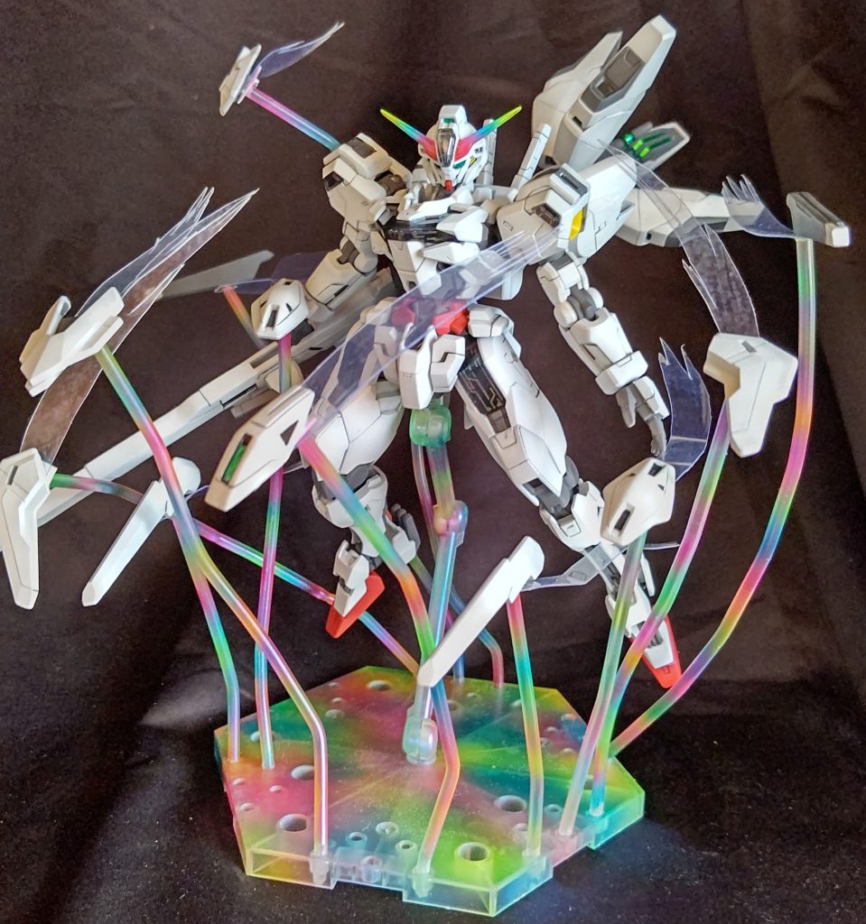 ビットの支えはソフトプラ棒です。エフェクトはセリアの硬質カードケースを切り取ったものです。スタンドは下地にMr.カラーのアメジストパープル→ガイアカラーの蛍光ピンク、ブルー、イエローを吹いて上からふわっとガイアカラーのミントグリーンブルーを吹いてます。イメージが全然付かずに直感で塗装しましたけど、なんとかイメージ通りにはなりました。