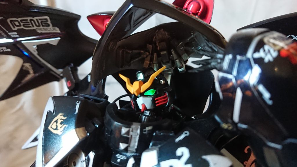 フェイス今回もツインアイおおきめでマスクいつものです