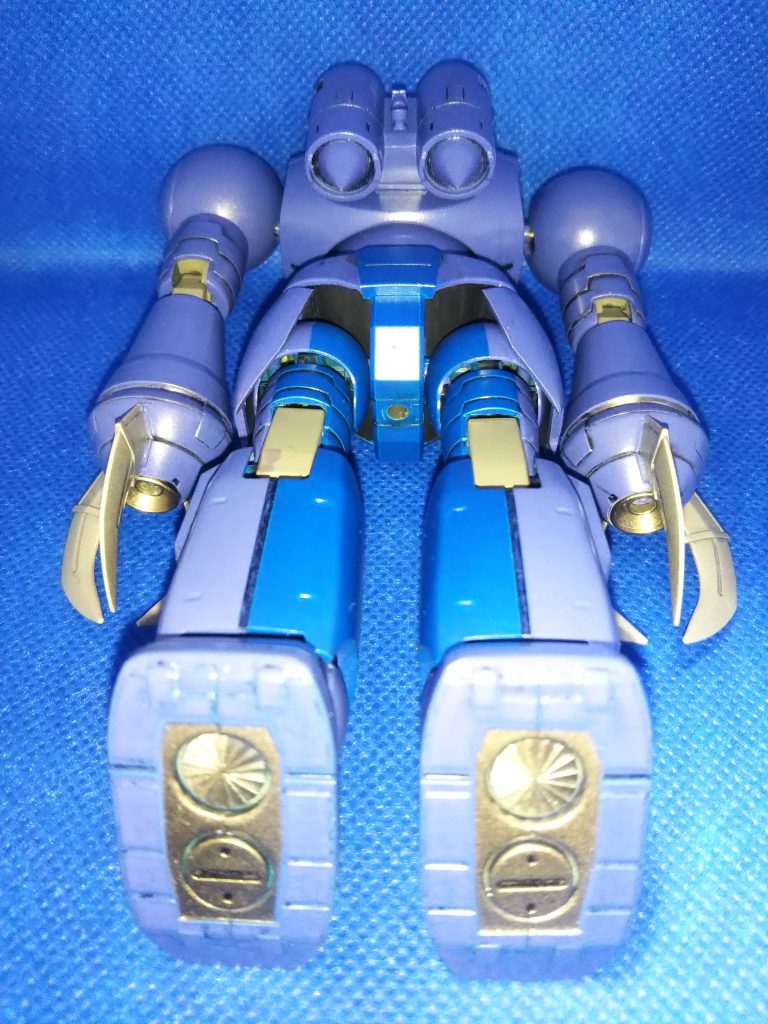 水中巡航モードっぽく足裏にはハイドロジェットをイメージしたパーツを埋め込みました。 