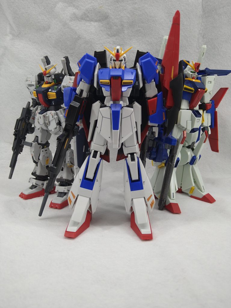 ZZガンダムとmark2と一緒に。カトキZZはあんなにカッコいいのにHGはなんでこんなにゴリラみたいなんでしょう…新しく出してくれないかなぁ。