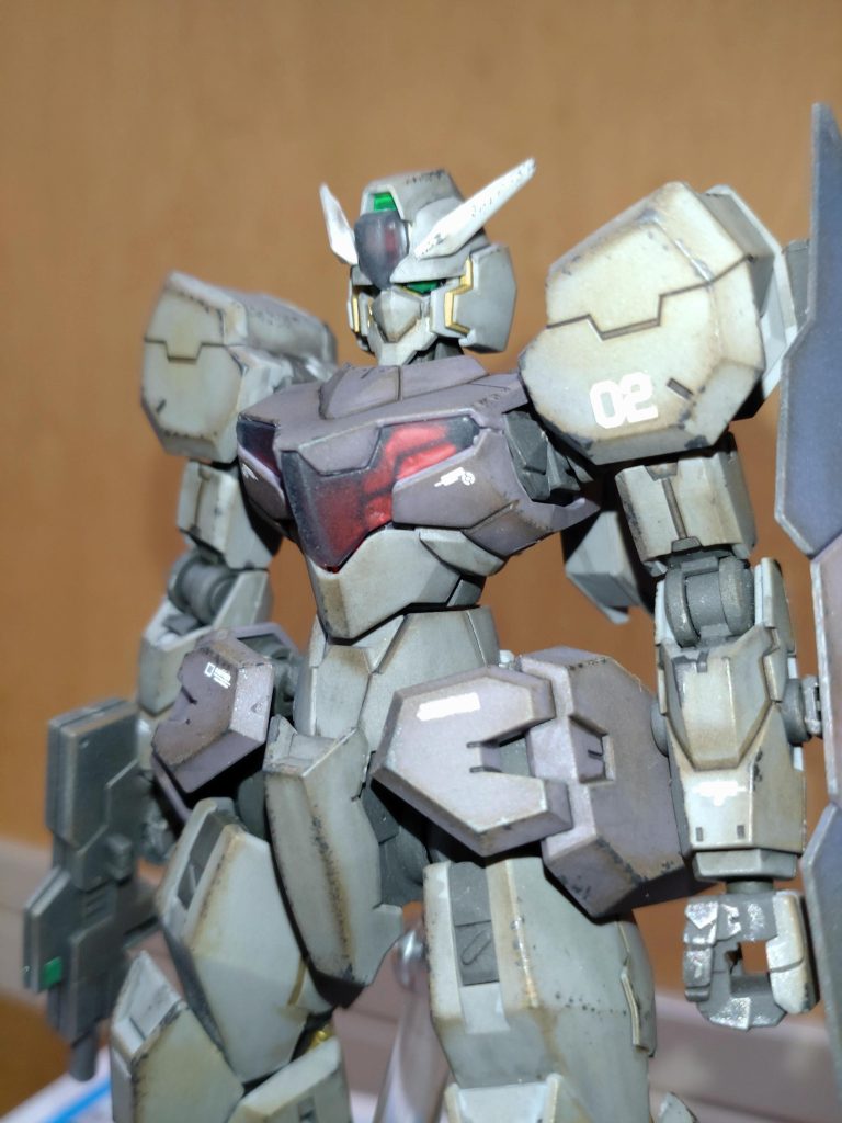何となく目は緑にしてみました。こうすると有人機っぽくないですか?