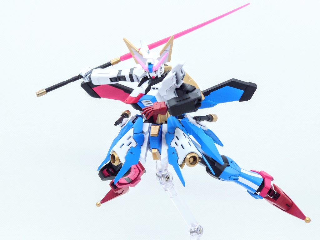 ステッキビームガンとビームサーベルを兼ねた装備です。