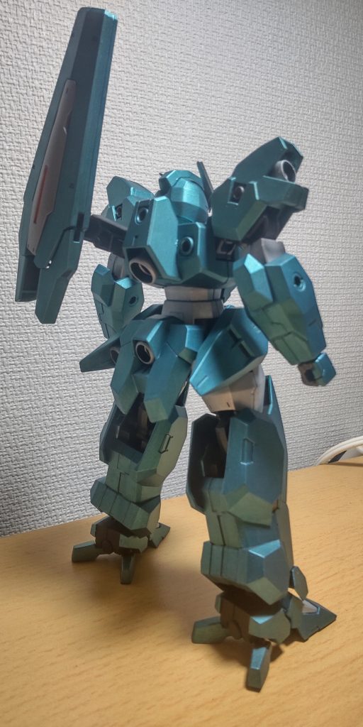 バーニアはエナメルのチタンシルバーで塗りました。強調されていいですね。