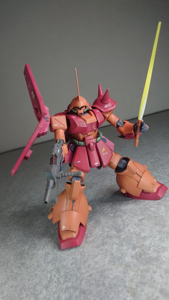 地味なZガンダム前半戦でコイツの登場で可変MSが登場するまで暴れまわっていました。