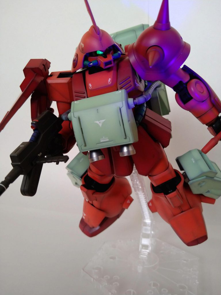 モノアイを蛍光カラーで塗ってますので内側からUV仕込んだら行けるのか試そうと思いますが、、