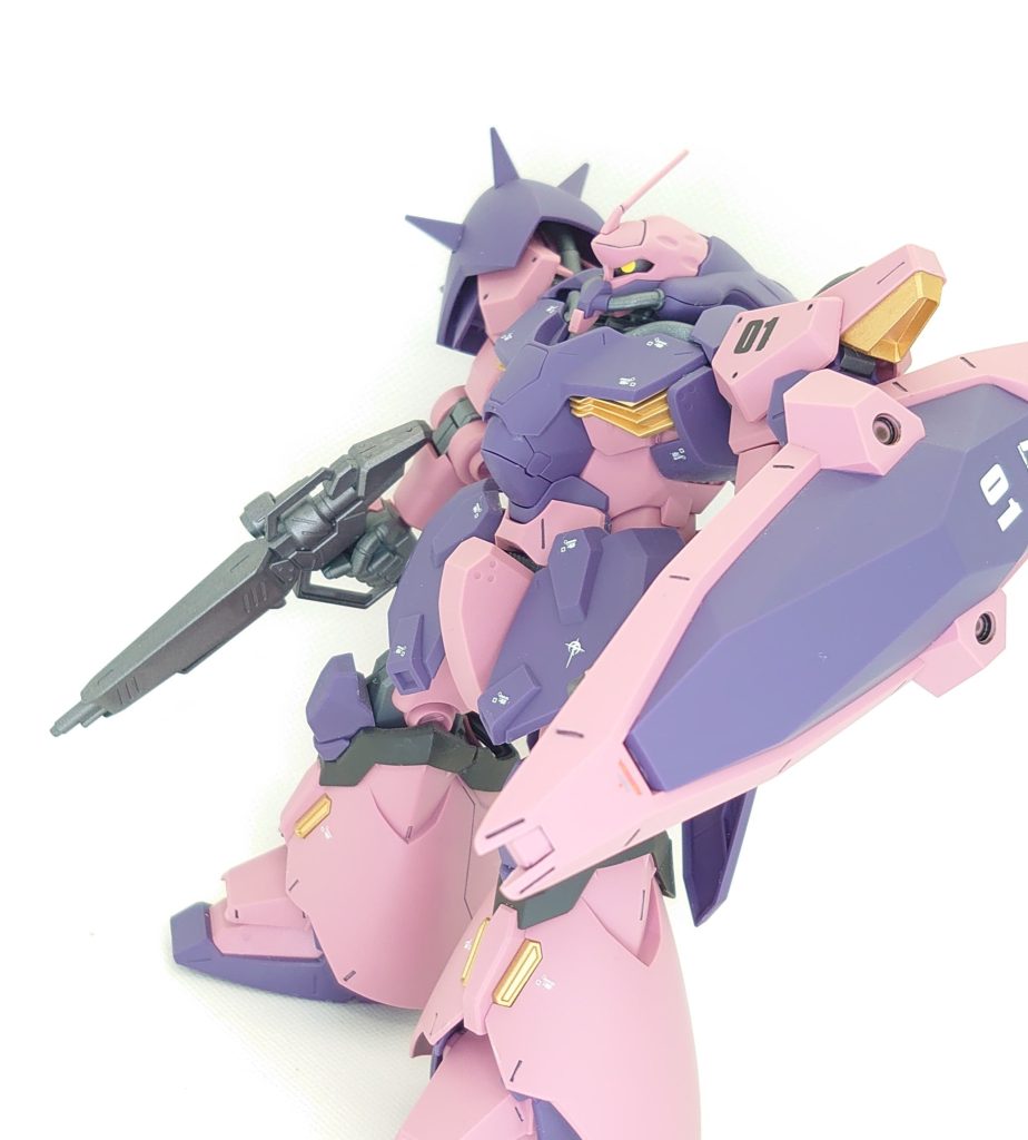 アンテナのシャープ化、部分塗装、墨入れ、デカール、トップコート仕上げです。腰回りが若干ポロリ気味かなとは思いましたが、それ以上に組んでいた楽しい良キットでした。もう一体でバリエーションコンプリートなので縁があればまた製作してみたいですね。