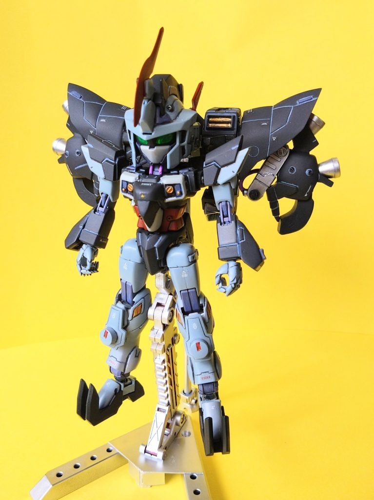 《空間高機動型》背部に大型の宇宙用ブースターパーツを接続した形態。華奢な機体を吹き飛ばさんばかりの推進力を制御し、スピードで翻弄する。