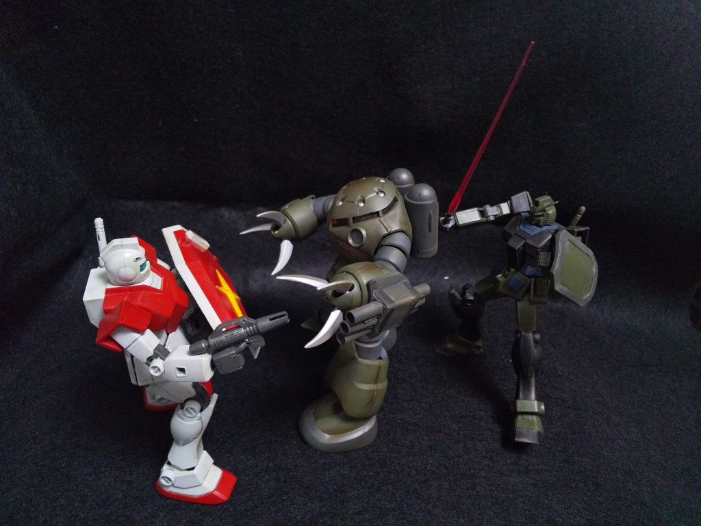 時には目立つ味方のジムを囮にして背後から近づき…。ジムのパイロット「たっ、助けて!」