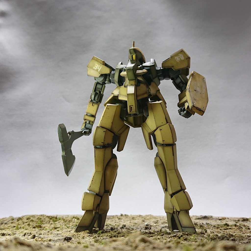 いつもの手作りベースが荒地風なので色合いがマッチした感じです。