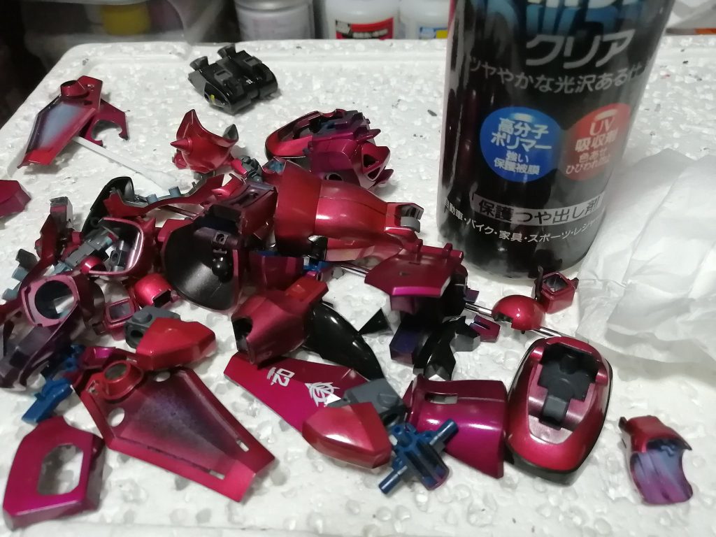 キャンディ塗装後、ほんの思い付きでクレポリメイトで磨きました。