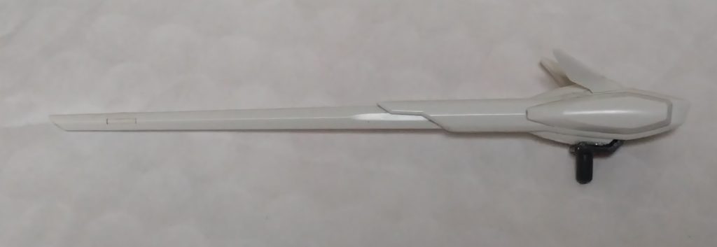 主兵装はレギルスキャノンを手持ち武器に使用できる新武装『テイルビームライフル』。威力はレギルスキャノンと変わらない。武器は他にレギルスのビームバスター、頭部がデスティニーのモノなのでバルカン砲などがあります。この機体には様々なシステムや武装が搭載されており、それらは基本制限が掛けられている。その為、使用できるモノや使用できないモノが存在するが、このノーマル形態のリベロは武装の制限が無く、全ての武器が使える。パワーは平均程度で、一斉射撃によるフルバーストも使用する武装によっては可能。ちなみに、システムは制限が掛けられており、主に使えるのはヴォワチュール・リュミエール。状況によっては更なる加速を生み出す為、両肩のリベロ用に改良したGNドライヴ『リベロドライヴユニット』の使用制限を解除して同時に使用することで驚異的な速度に。