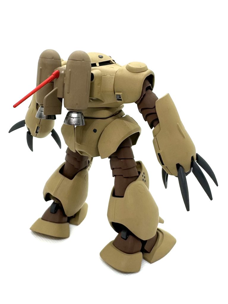 後:バックパックのアンテナはアクセントで赤に塗りました。